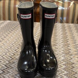 Hunter women’s  Glossy Black Rain Boots size 6m/7F uk5